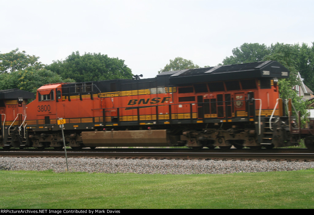 BNSF 3800